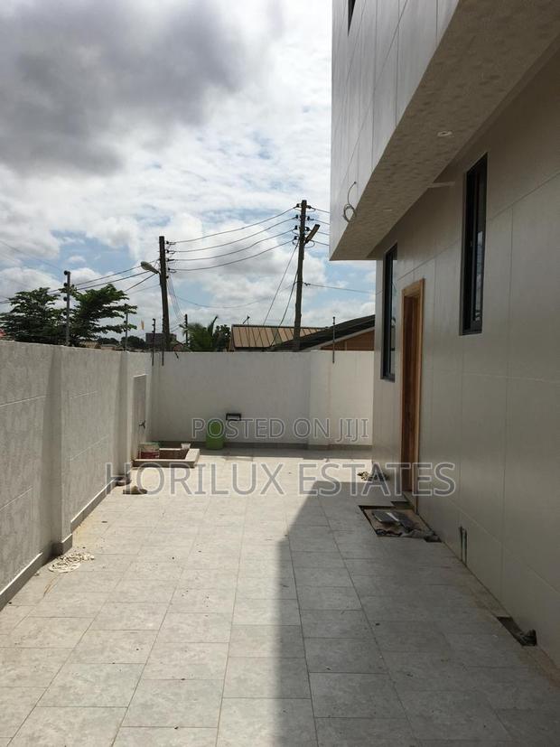 4bdrm Duplex in Ashomang Estates for sale · Photo 8
