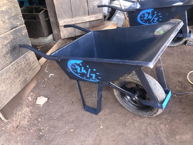 Light Weight Local Wheel Barrow · Photo 4