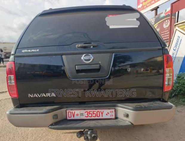 Nissan Navara 2015 Black · Photo 2