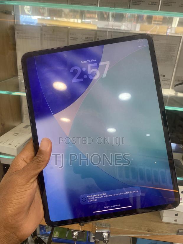 Apple iPad Pro 13 (2024) 512 GB Black · Photo 1
