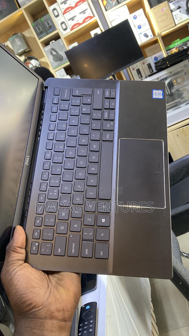 Laptop Dell Latitude 3301 8GB Intel Core I7 SSD 256GB · Photo 1