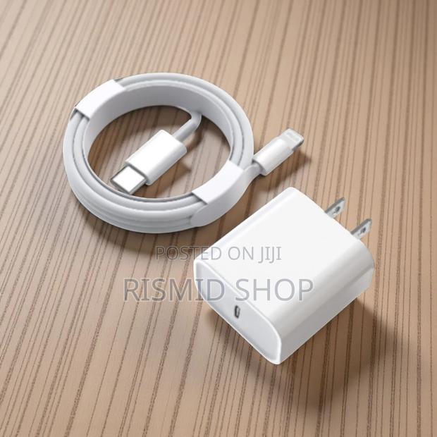 Original iPhone 14 Pro Max Charger (433653) · Photo 1