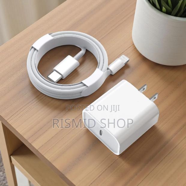 Original iPhone 14 Pro Max Charger (455747) · Photo 1
