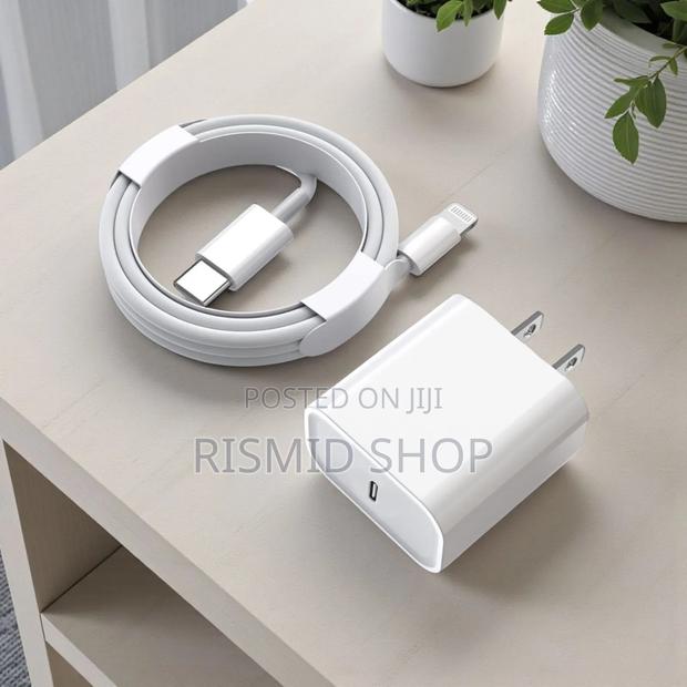 iPhone 14 Pro Max Charger (525256) · Photo 2