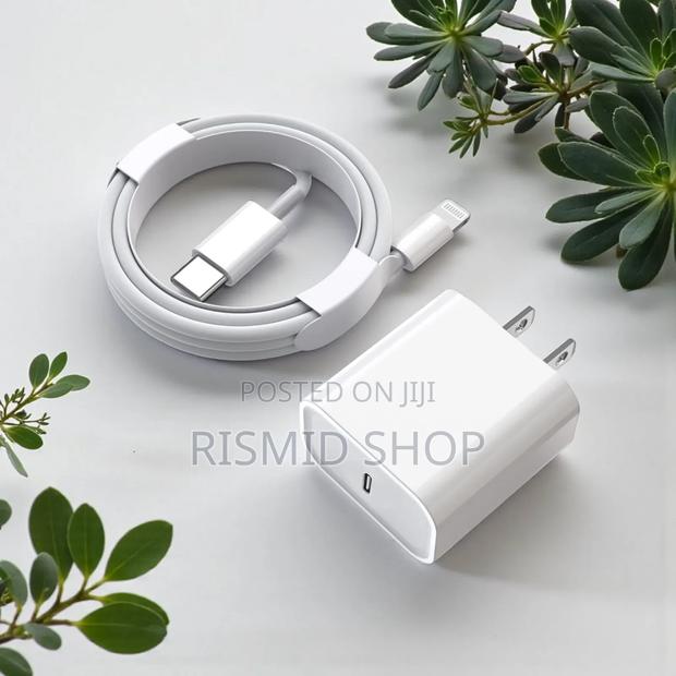 Original iPhone 14 Pro Max Charger (525256) · Photo 1