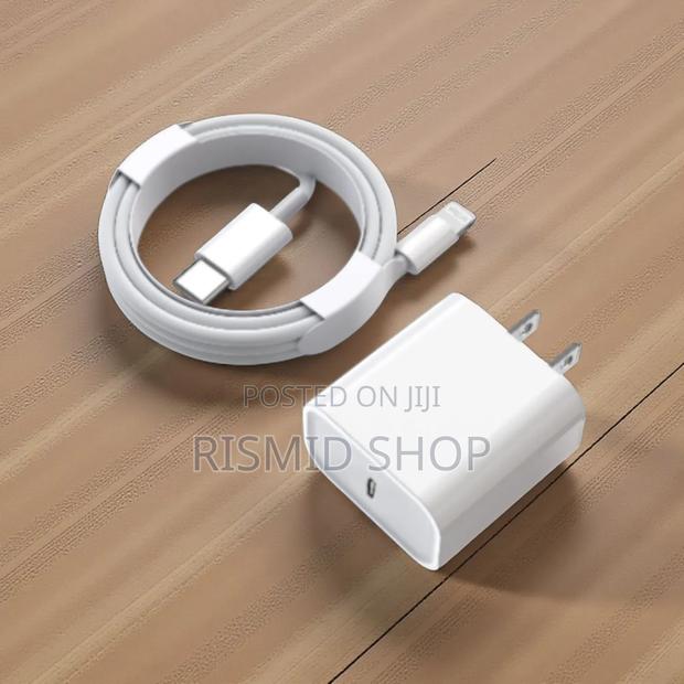 Original iPhone 14 Pro Max Charger (425256) · Photo 1