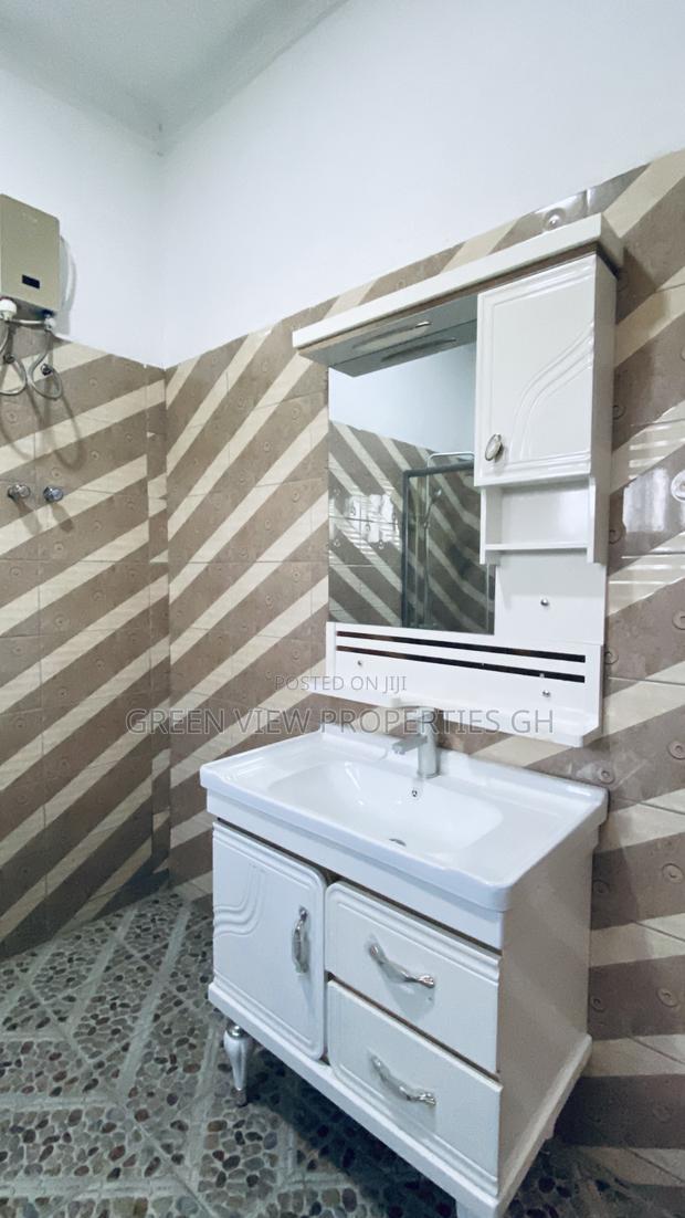 Furnished 5bdrm Duplex in Dansoman for rent · Photo 7