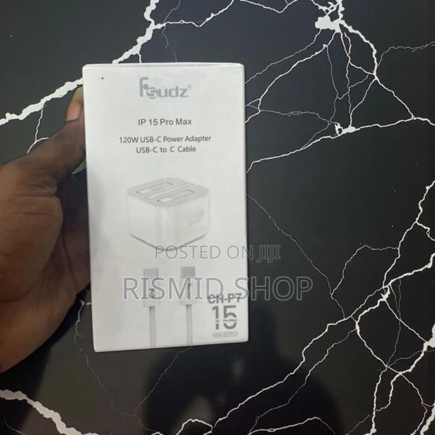 Original White iPhone 15 Pro Max Charger (252525) · Photo 1