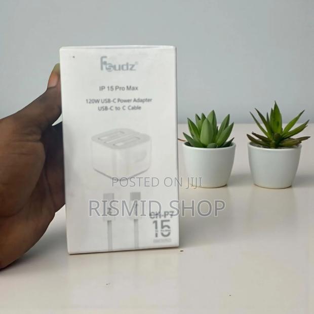 White iPhone 15 Pro Max Original Charger (425255) · Photo 2