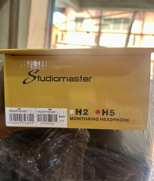 Studiomaster H5 Studio Headphones · Photo 3