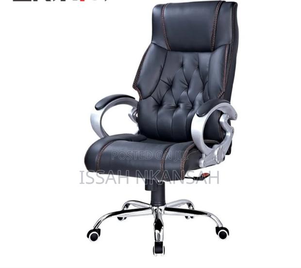 Ergonomic Leather Office Chair · Photo 1