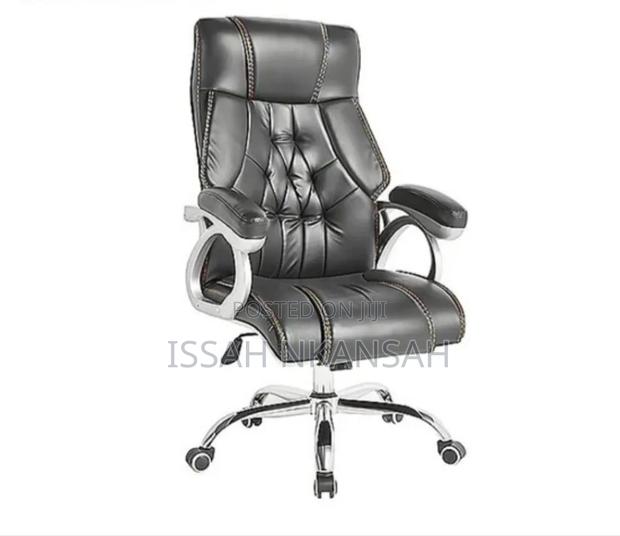 Ergonomic Leather Office Chair · Photo 2