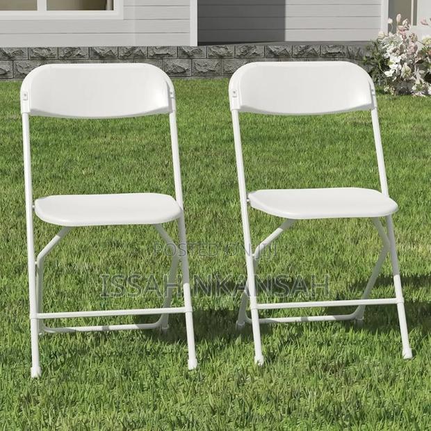 Outdoor Table and Chair · Photo 3