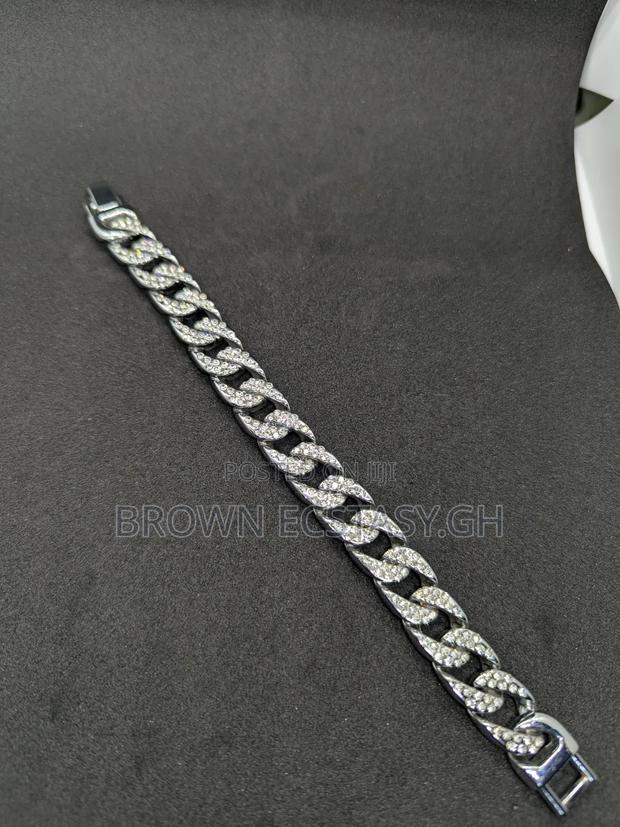 Iced Cuban Link Bracelet · Photo 2