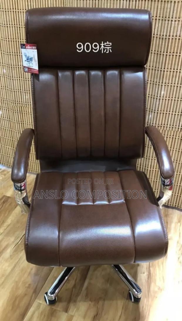 Finest Directors Executive Chair · Photo 1
