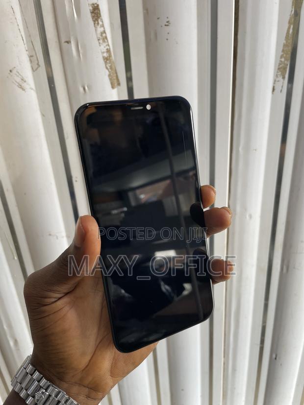 Icloud Screen for iPhone 11 · Photo 1