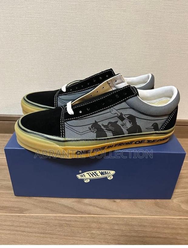 Authentic Old Skool Vans Premium Sneaker · Photo 1