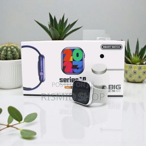 Series 10 Smartwatch (282289) · Photo 1