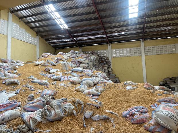 700 SQM Warehouse Plus 2bedrooms Apartments at Achimota for Rent · Photo 5