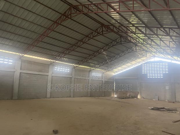 800 SQM Warehouse + Single Room Self Contain at Amasaman · Photo 5