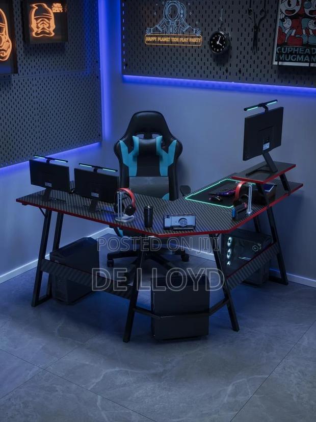 1.6 Advance Table · Photo 4