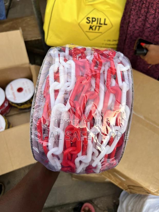 Plastic Safety Chain / Barrier Chain · Photo 3
