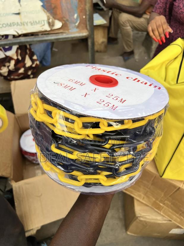 Plastic Safety Chain / Barrier Chain · Photo 1