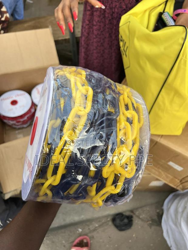 Plastic Safety Chain / Barrier Chain · Photo 2