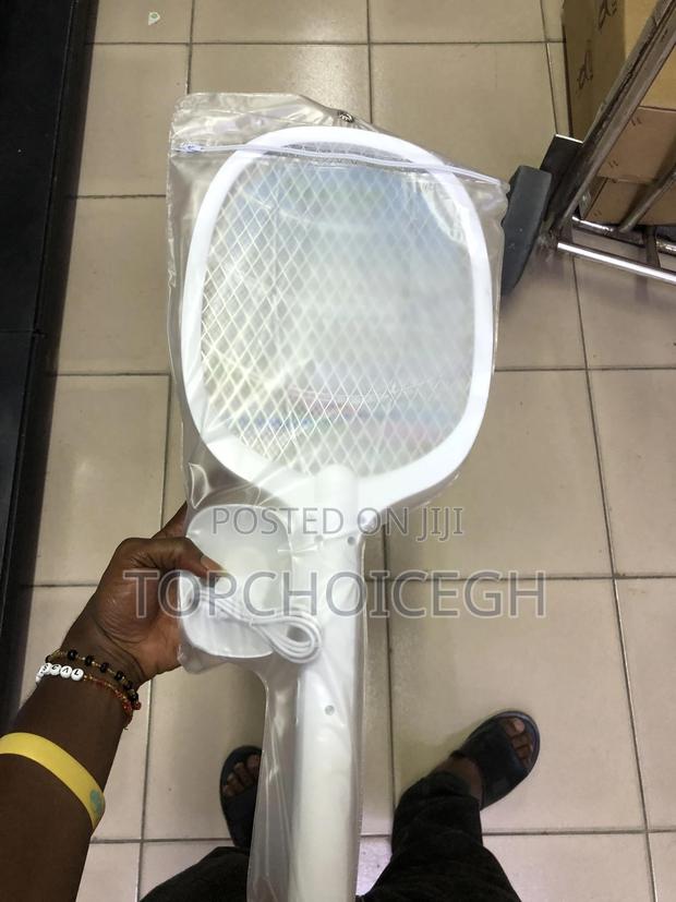 2 in 1 Mosquito Swatter · Photo 2