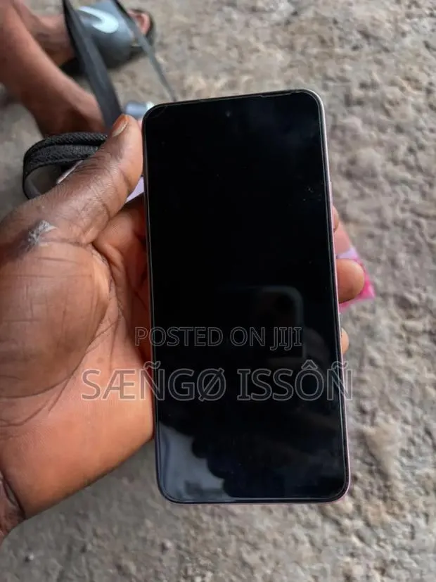 Infinix Hot 60i 128 GB Pink · Photo 1
