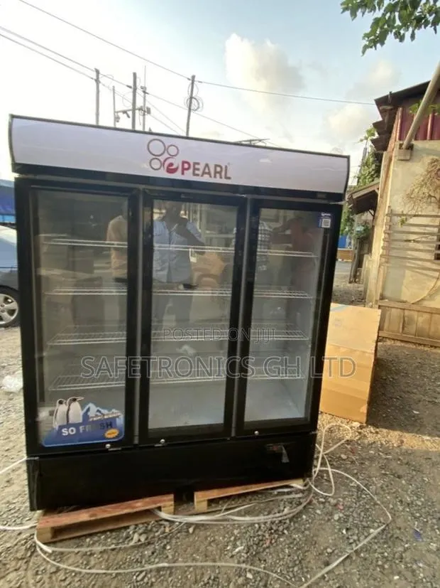 Lovely Design Pearl Electric Display PVC-150 3 Glass Doors Fridge · Photo 1