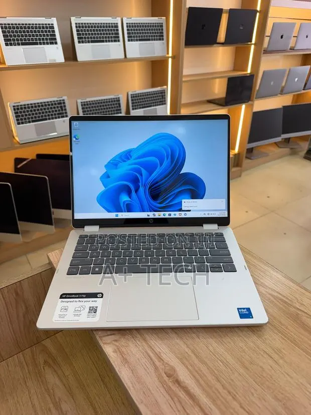 Laptop HP OmniBook 5 Flip 8GB Intel Core Ultra 5 SSD 512GB · Photo 1