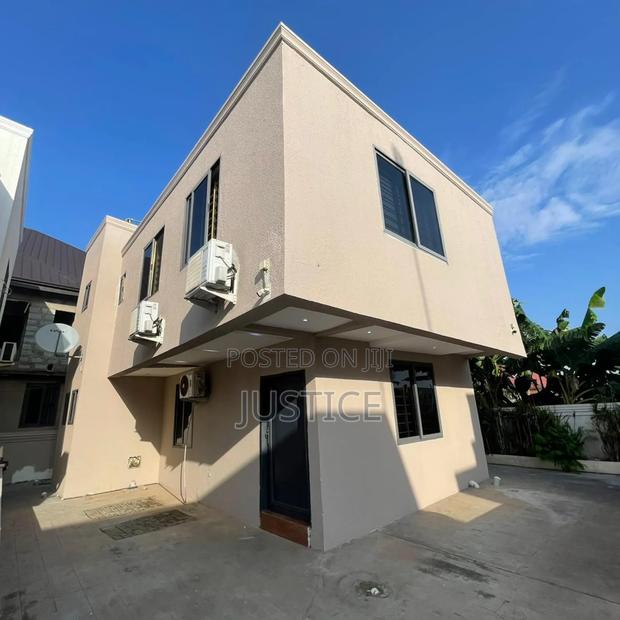 Furnished 3bdrm Townhouse / Terrace in School Junction for rent · Photo 1