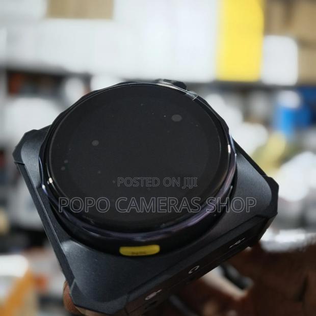 Saramonic Wireless Microphone With Touch Screen · Photo 5