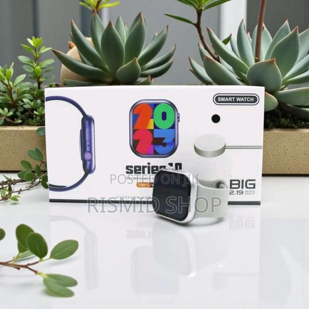 Series 10 Smartwatch (928283) · Photo 1