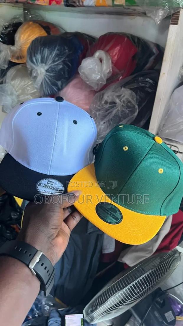 High-Quality Flat Fitted Cap · Photo 1
