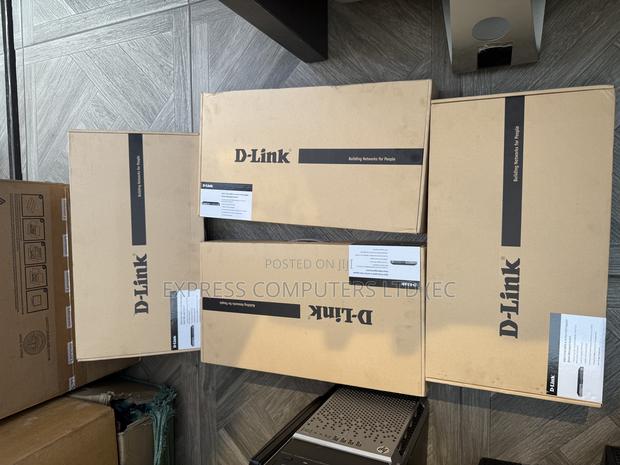 D-Link Gigabit Smart Managed Poe Switch 24 Port Poe From Uk · Photo 1