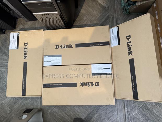 D-Link Gigabit Smart Managed Poe Switch 24 Port Poe From Uk · Photo 2