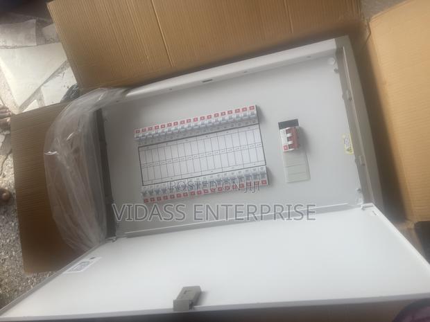 12 Way 3phase Main Switch · Photo 2
