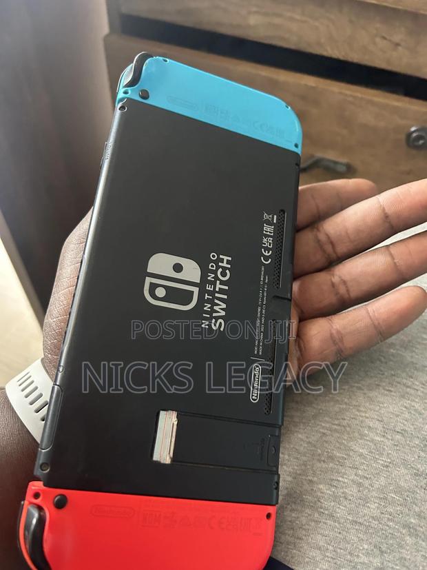 Nintendo Switch · Photo 3
