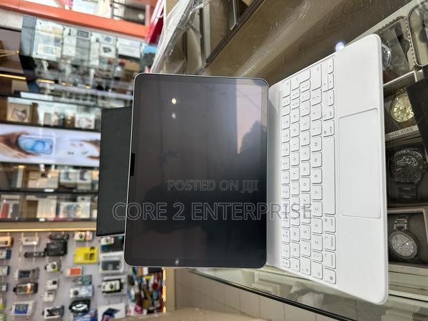 Apple iPad Air 128 GB Gray · Photo 2