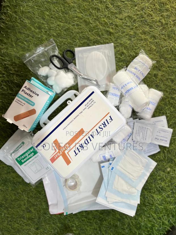 Kingphar 10 Person First Aid Kit · Photo 2