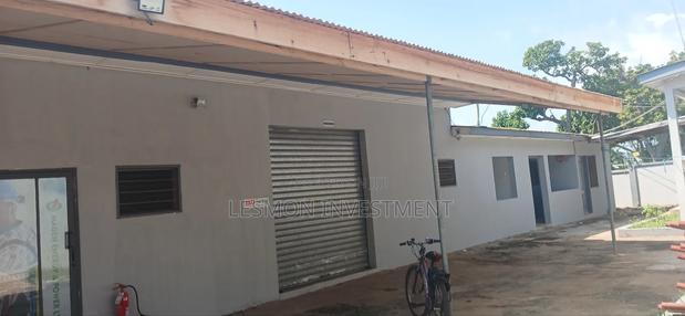 4bdrm House in Lesmon Investment, Tema Metropolitan for rent · Photo 3
