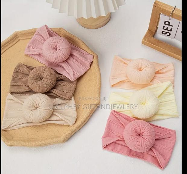 Baby Headband · Photo 1