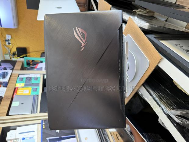Laptop Asus ROG GL702VM 16GB Intel Core I7 HDD+SSD 1T · Photo 2