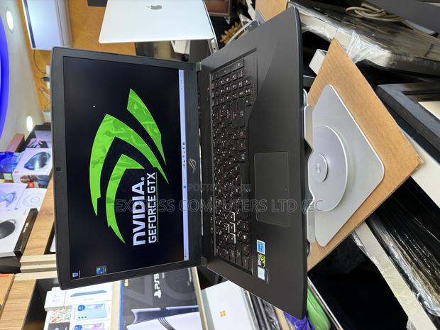 Laptop Asus ROG GL702VM 16GB Intel Core I7 HDD+SSD 1T · Photo 1
