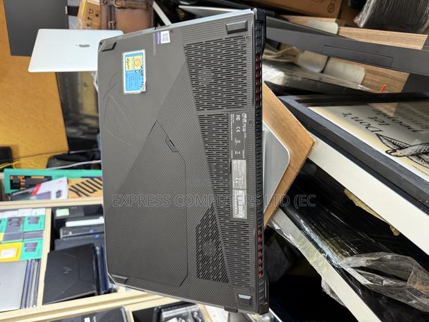 Laptop Asus ROG GL702VM 16GB Intel Core I7 HDD+SSD 1T · Photo 4