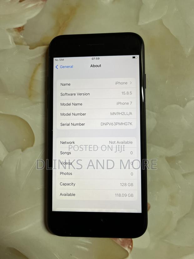 Apple iPhone 7 128 GB Black · Photo 2