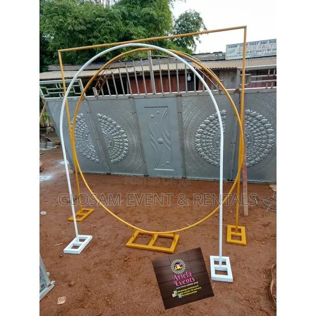 Metal Stands · Photo 1
