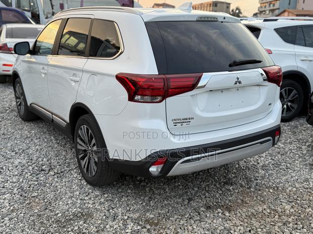 Mitsubishi Outlander SEL S-AWC 2020 White · Photo 5